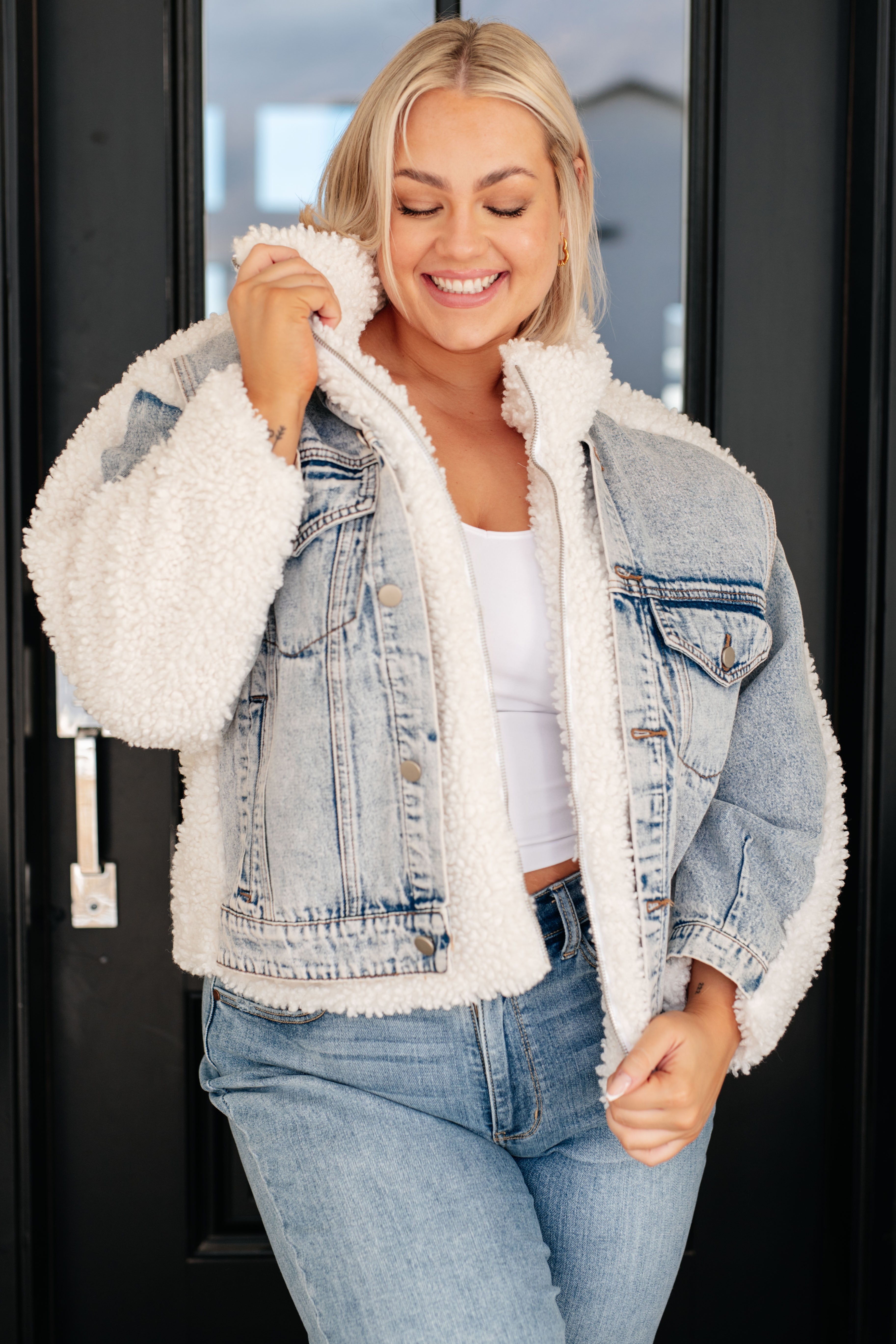 Denim Jacket With Faux Fur Collar by Pull&Bear Online | THE ICONIC | New  Zealand